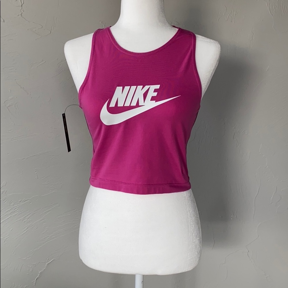 1 left 🌟 Nike crop top
